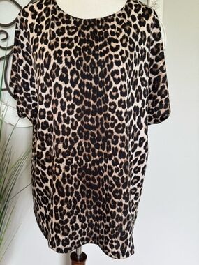 Women 1x Leopard Print Top